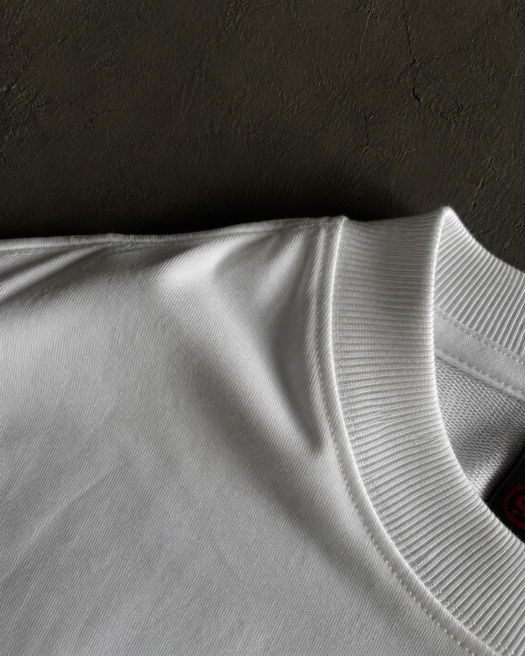 WHITE T-SHIRT